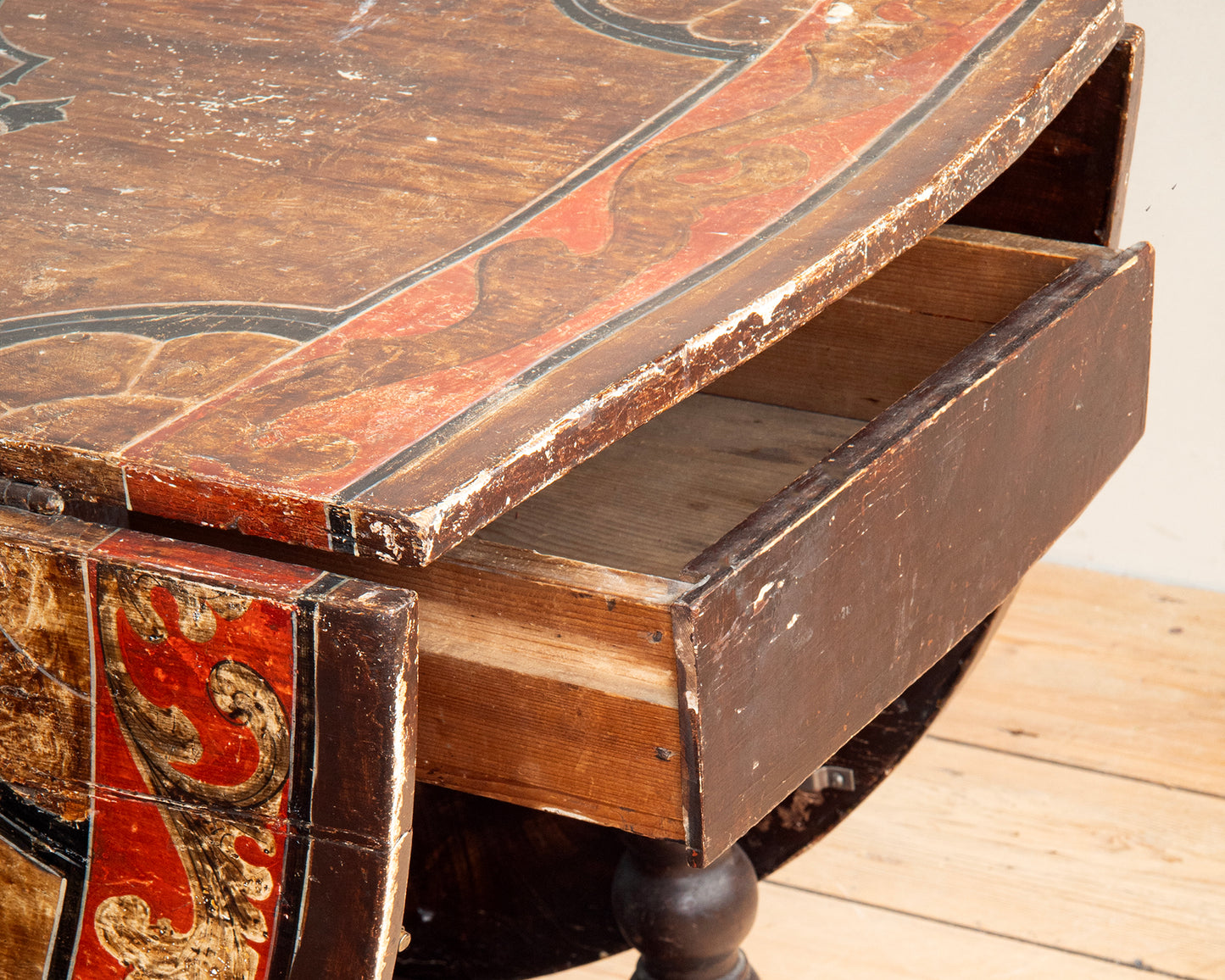 18th c, Baroque Drop-Leaf Table