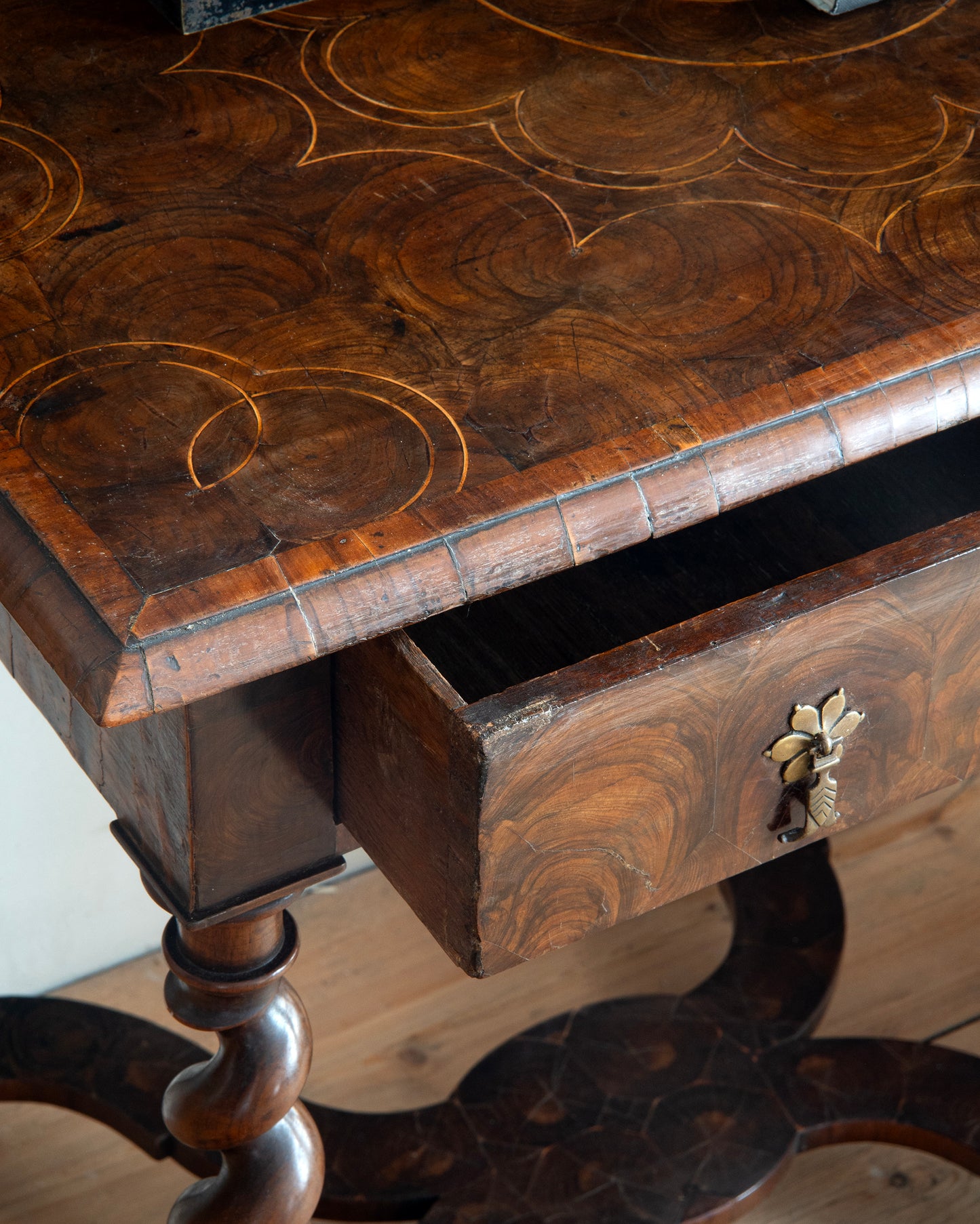 18th c, Oyster Console Table